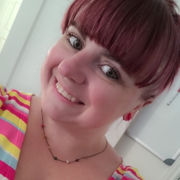 Meet your Posher, Sanddi - Picture 1 of 1